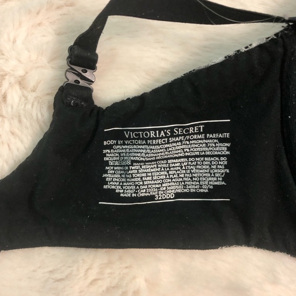Victoria’s Secret White and Black Lace Push Up Bra 32DDD - Picture 2 of 2